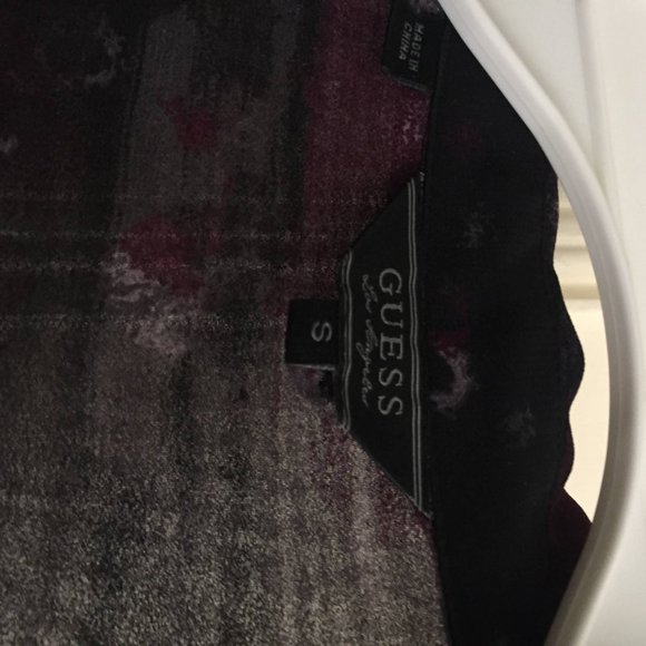 Guess Blouse - Picture 2 of 3